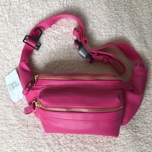 Raspberry Pink Fannie Pack